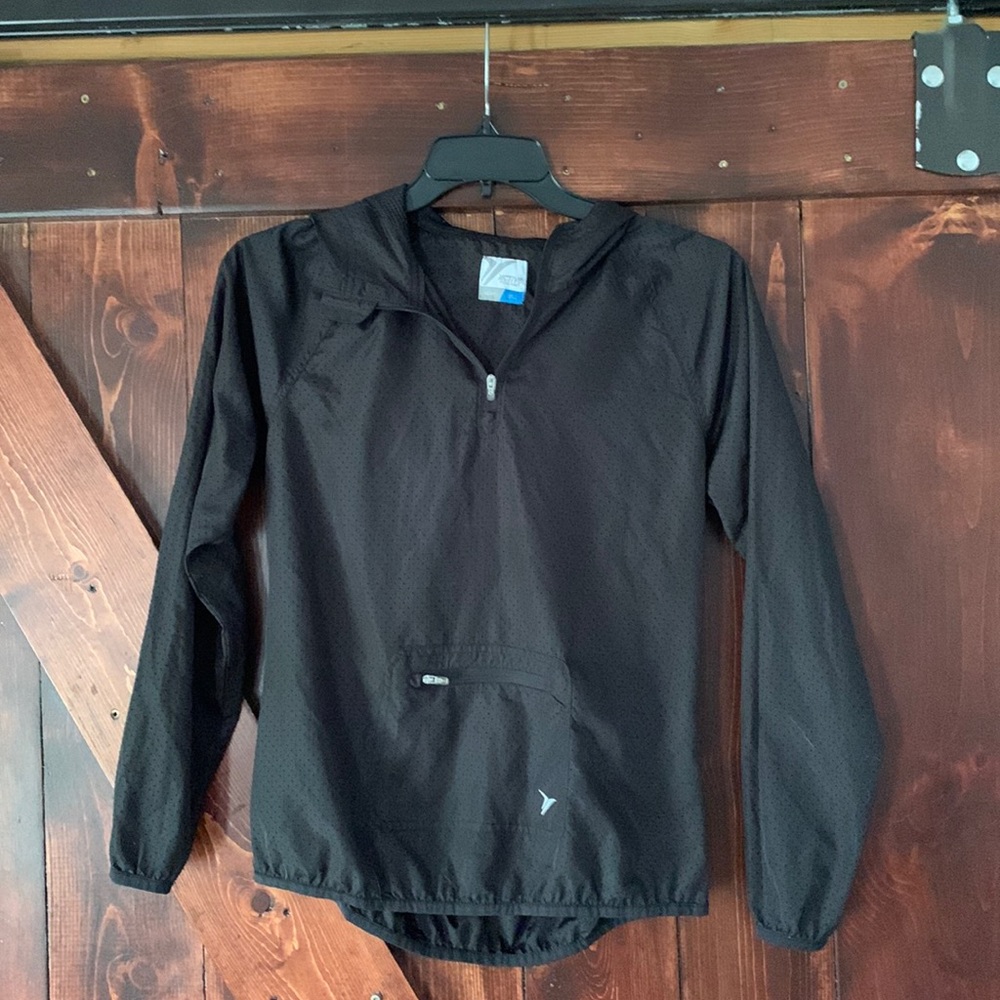 Wind breaker